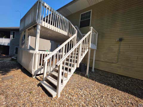 Tiny photo for 1143 SW Red Oaks Pl, Topeka, KS 66615 (MLS # 246016)