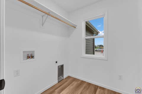 Tiny photo for 1929 NW Waldo Way, Topeka, KS 66608 (MLS # 245943)