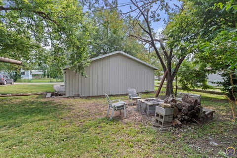 Tiny photo for 906 Jefferson St, Lyndon, KS 66451 (MLS # 245921)