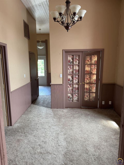 Tiny photo for 615 S Topeka Ave, Lyndon, KS 66451 (MLS # 244301)