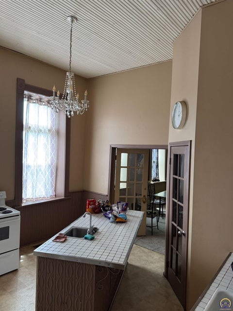 Tiny photo for 615 S Topeka Ave, Lyndon, KS 66451 (MLS # 244301)