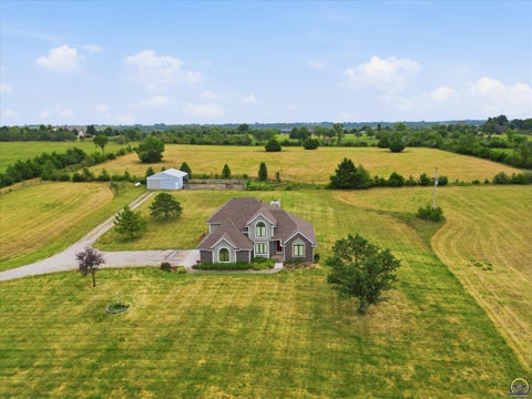 Photo of 7028 NW Nickell Rd, Topeka, KS 66618 (MLS # 246524)