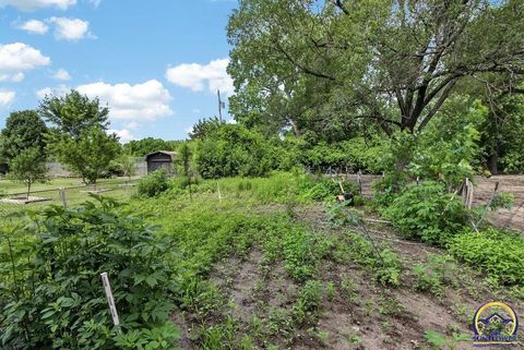 Tiny photo for 4945 NW Rochester Rd, Topeka, KS 66617 (MLS # 244895)