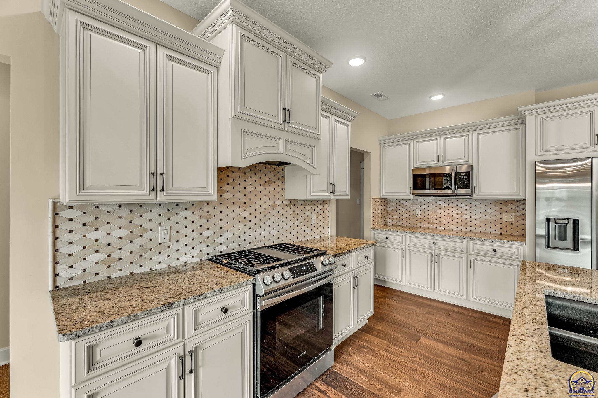 Lawrence, Kansas 66049, United States, 3 Bedrooms Bedrooms, ,2 BathroomsBathrooms,Residential,Pending,35983