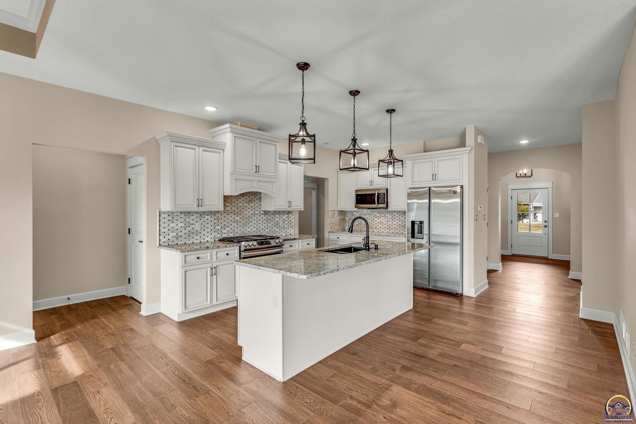 Lawrence, Kansas 66049, United States, 3 Bedrooms Bedrooms, ,2 BathroomsBathrooms,Residential,Pending,35983