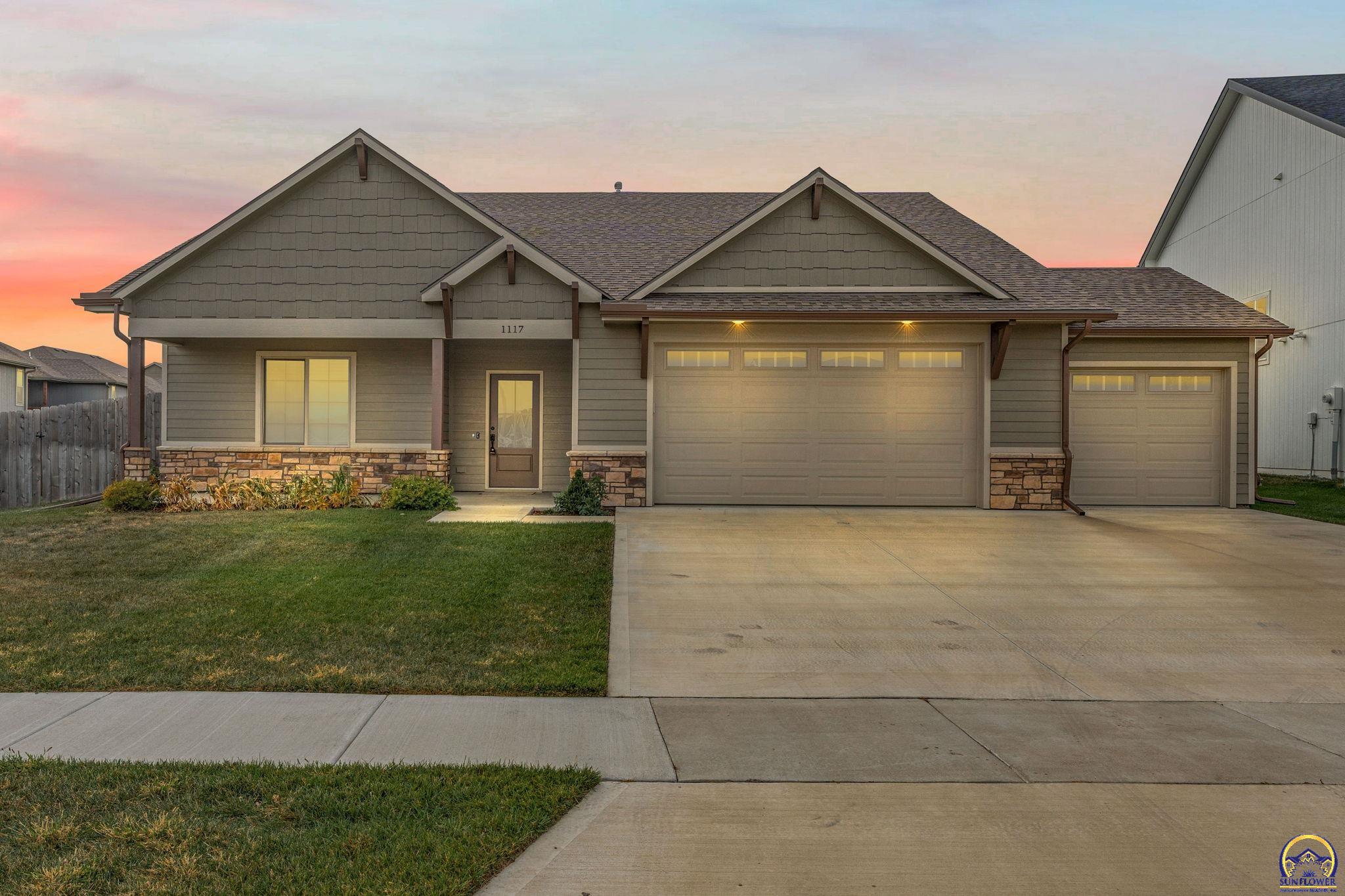 Lawrence, Kansas 66049, United States, 3 Bedrooms Bedrooms, ,2 BathroomsBathrooms,Residential,Pending,35983