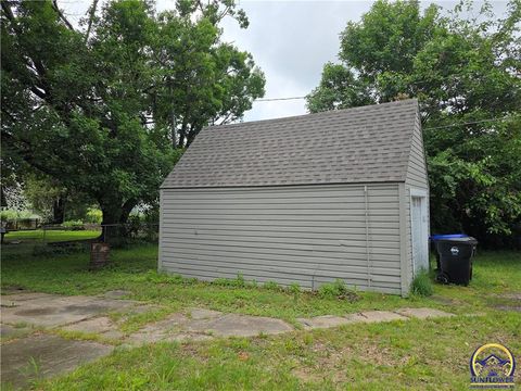 Tiny photo for 1101 SW Billard Ave, Topeka, KS 66604 (MLS # 245562)