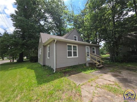 Tiny photo for 1101 SW Billard Ave, Topeka, KS 66604 (MLS # 245562)