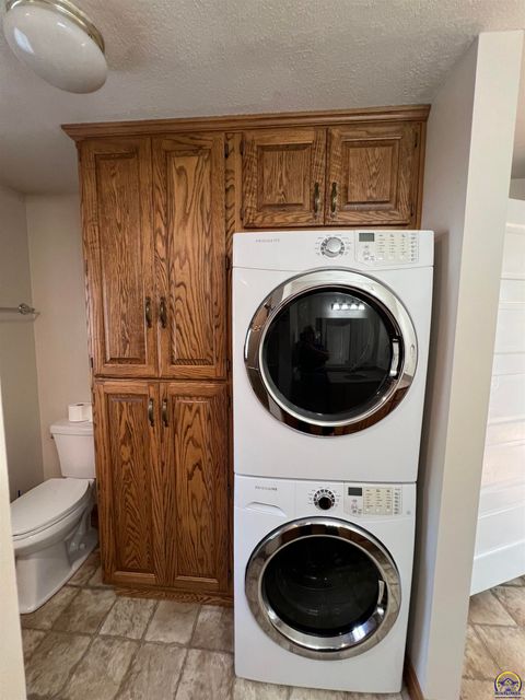 Tiny photo for 12 N 10th St, Seneca, KS 66538 (MLS # 245648)