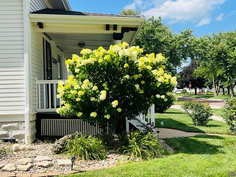 Tiny photo for 12 N 10th St, Seneca, KS 66538 (MLS # 245648)