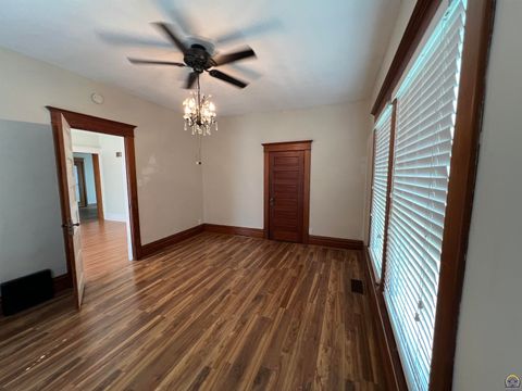 Tiny photo for 12 N 10th St, Seneca, KS 66538 (MLS # 245648)