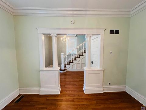 Tiny photo for 12 N 10th St, Seneca, KS 66538 (MLS # 245648)