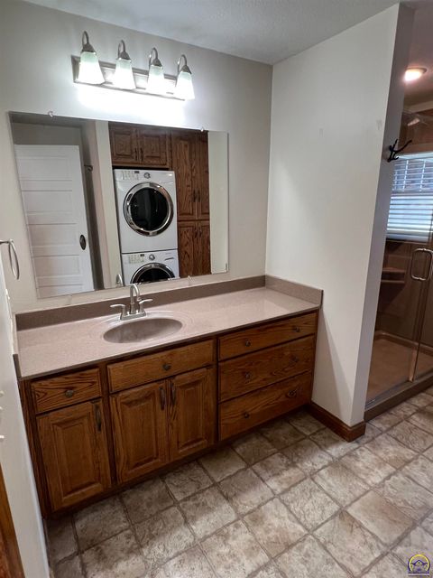 Tiny photo for 12 N 10th St, Seneca, KS 66538 (MLS # 245648)