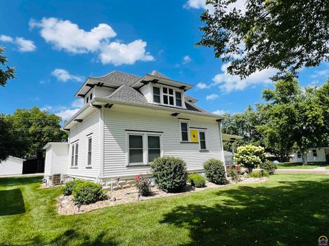 Tiny photo for 12 N 10th St, Seneca, KS 66538 (MLS # 245648)