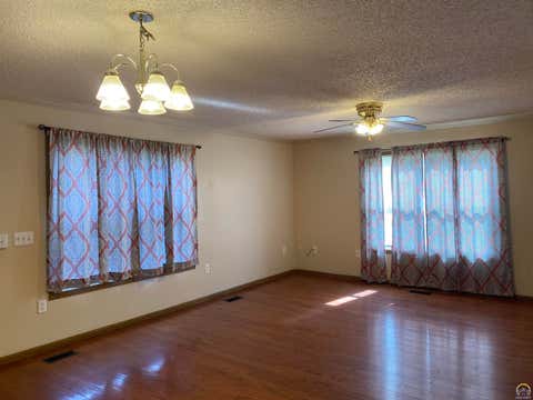 Tiny photo for 4847 SW 29th St, Topeka, KS 66614 (MLS # 245936)