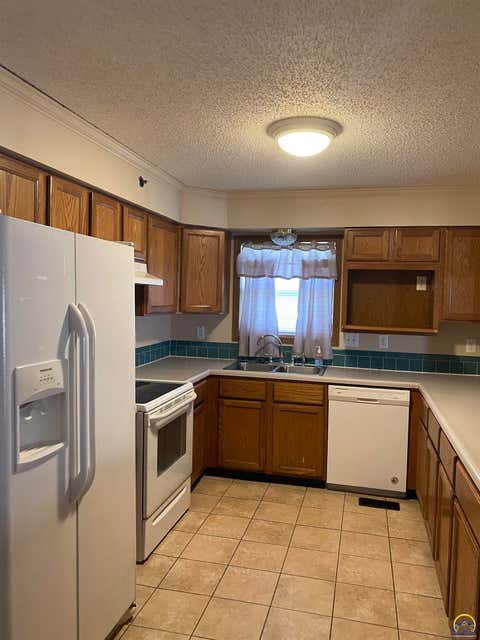 Tiny photo for 4847 SW 29th St, Topeka, KS 66614 (MLS # 245936)