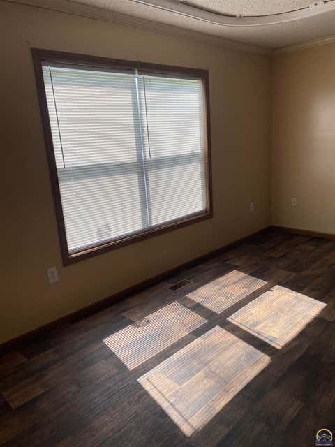 Tiny photo for 4847 SW 29th St, Topeka, KS 66614 (MLS # 245936)