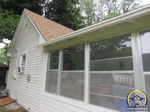 Tiny photo for 733 NE Winfield Ave, Topeka, KS 66616 (MLS # 246023)