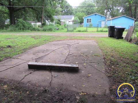 Tiny photo for 733 NE Winfield Ave, Topeka, KS 66616 (MLS # 246023)