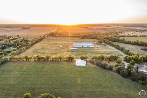 Tiny photo for 11740 SW 40th St, Towanda, KS 67144 (MLS # 246798)