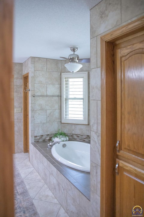 Tiny photo for 11740 SW 40th St, Towanda, KS 67144 (MLS # 246798)