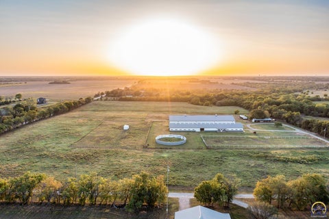 Tiny photo for 11740 SW 40th St, Towanda, KS 67144 (MLS # 246798)