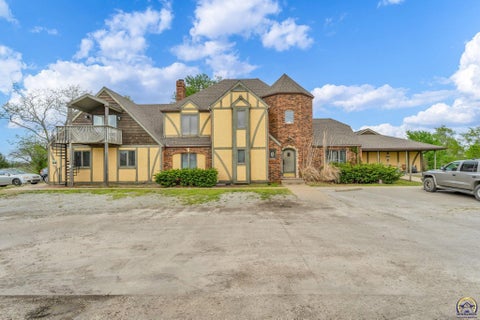 Tiny photo for 1505 Linn Street, Valley Falls, KS 66610 (MLS # 244499)