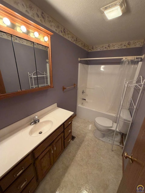Tiny photo for 6130 NE Shaffer Rd, Topeka, KS 66617 (MLS # 245550)