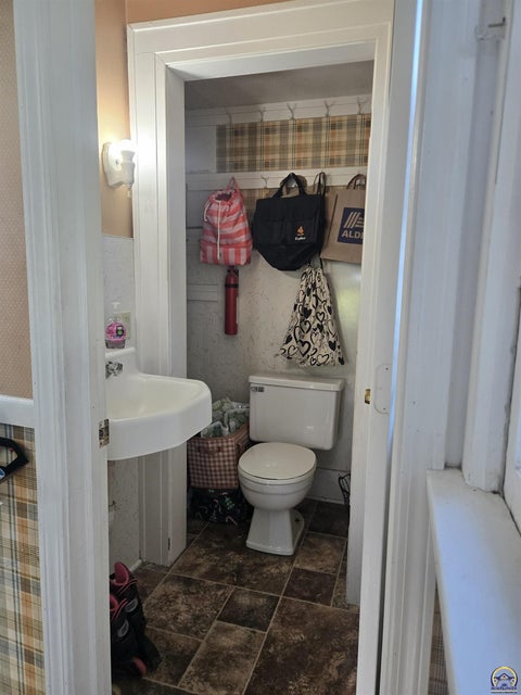 Tiny photo for 636 Road 170, Emporia, KS 66801 (MLS # 246589)