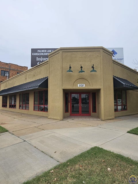 Photo of 500 SW 10th Ave, Topeka, KS 66612 (MLS # 246219)