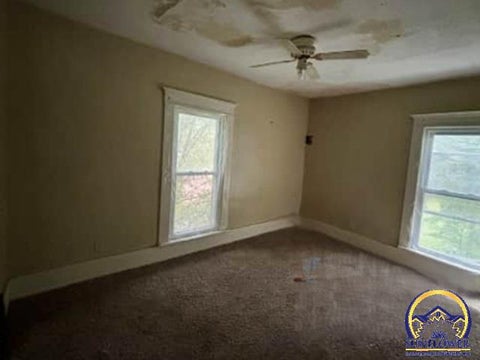 Tiny photo for 118 Sylvan St, Emporia, KS 66801 (MLS # 246264)