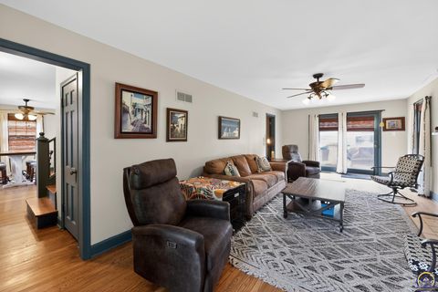 Tiny photo for 2645 SE 29th St, Topeka, KS 66605 (MLS # 244888)