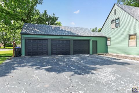 Tiny photo for 2645 SE 29th St, Topeka, KS 66605 (MLS # 244888)
