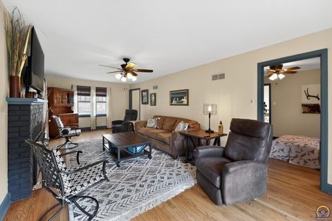 Tiny photo for 2645 SE 29th St, Topeka, KS 66605 (MLS # 244888)
