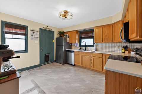 Tiny photo for 2645 SE 29th St, Topeka, KS 66605 (MLS # 244888)