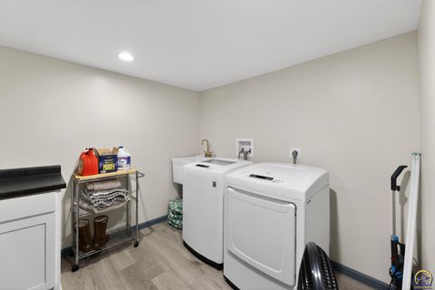 Tiny photo for 2645 SE 29th St, Topeka, KS 66605 (MLS # 244888)