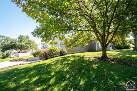 Tiny photo for 810 Francis St, Valley Falls, KS 66088 (MLS # 246890)