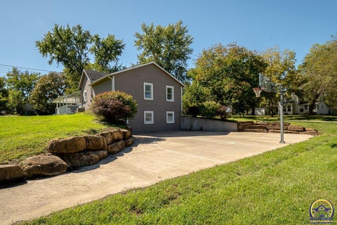 Tiny photo for 810 Francis St, Valley Falls, KS 66088 (MLS # 246890)