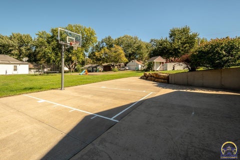 Tiny photo for 810 Francis St, Valley Falls, KS 66088 (MLS # 246890)