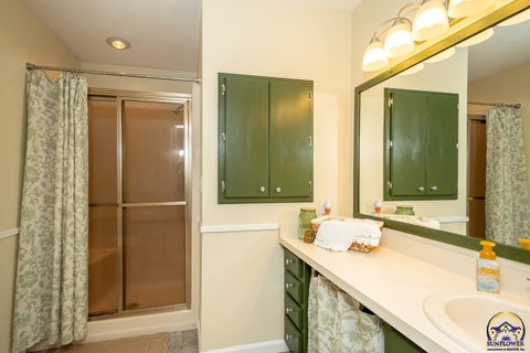 Tiny photo for 810 Francis St, Valley Falls, KS 66088 (MLS # 246890)