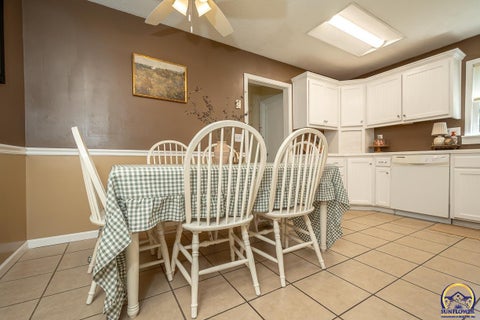 Tiny photo for 810 Francis St, Valley Falls, KS 66088 (MLS # 246890)