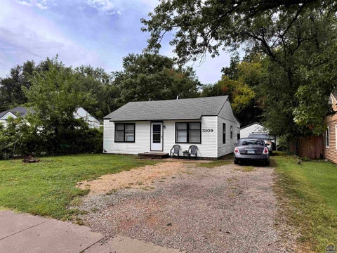 Tiny photo for 3309 SE Indiana Ave, Topeka, KS 66605 (MLS # 246143)
