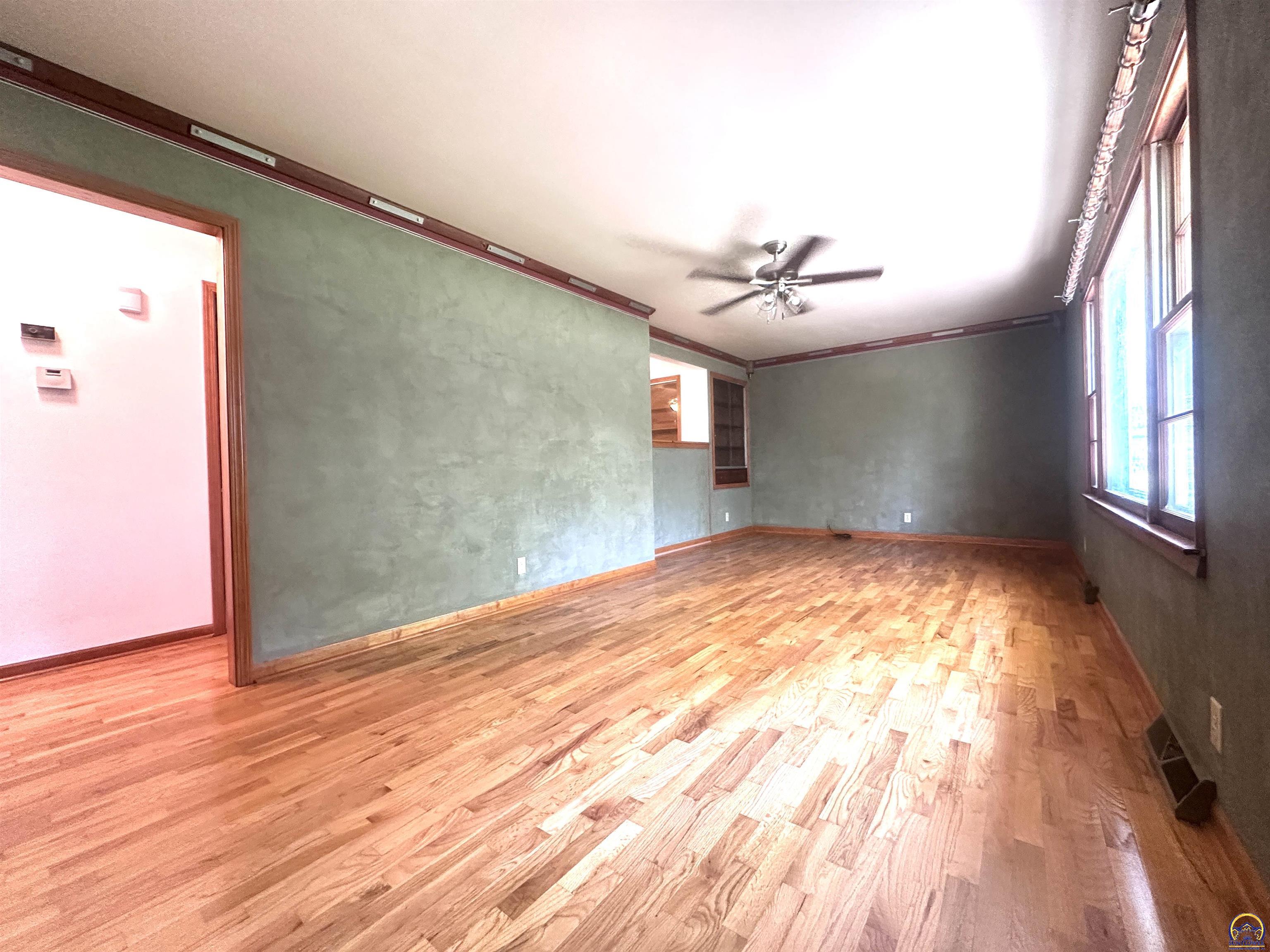 Topeka, Kansas 66618, United States, 2 Bedrooms Bedrooms, ,1 BathroomBathrooms,Residential,Pending,195268