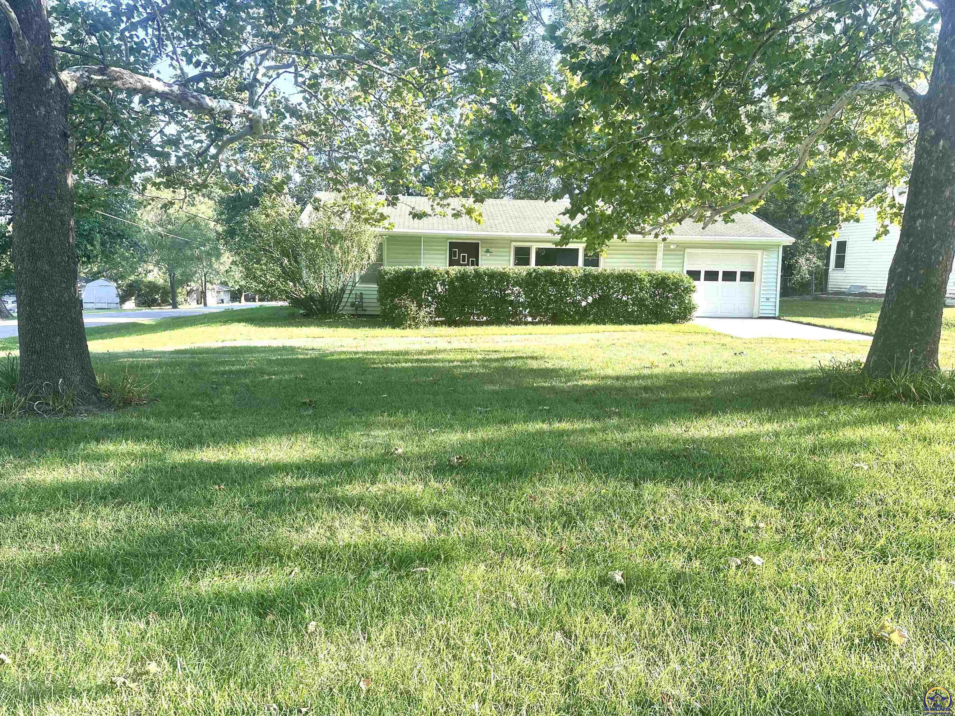 Topeka, Kansas 66618, United States, 2 Bedrooms Bedrooms, ,1 BathroomBathrooms,Residential,Pending,195268