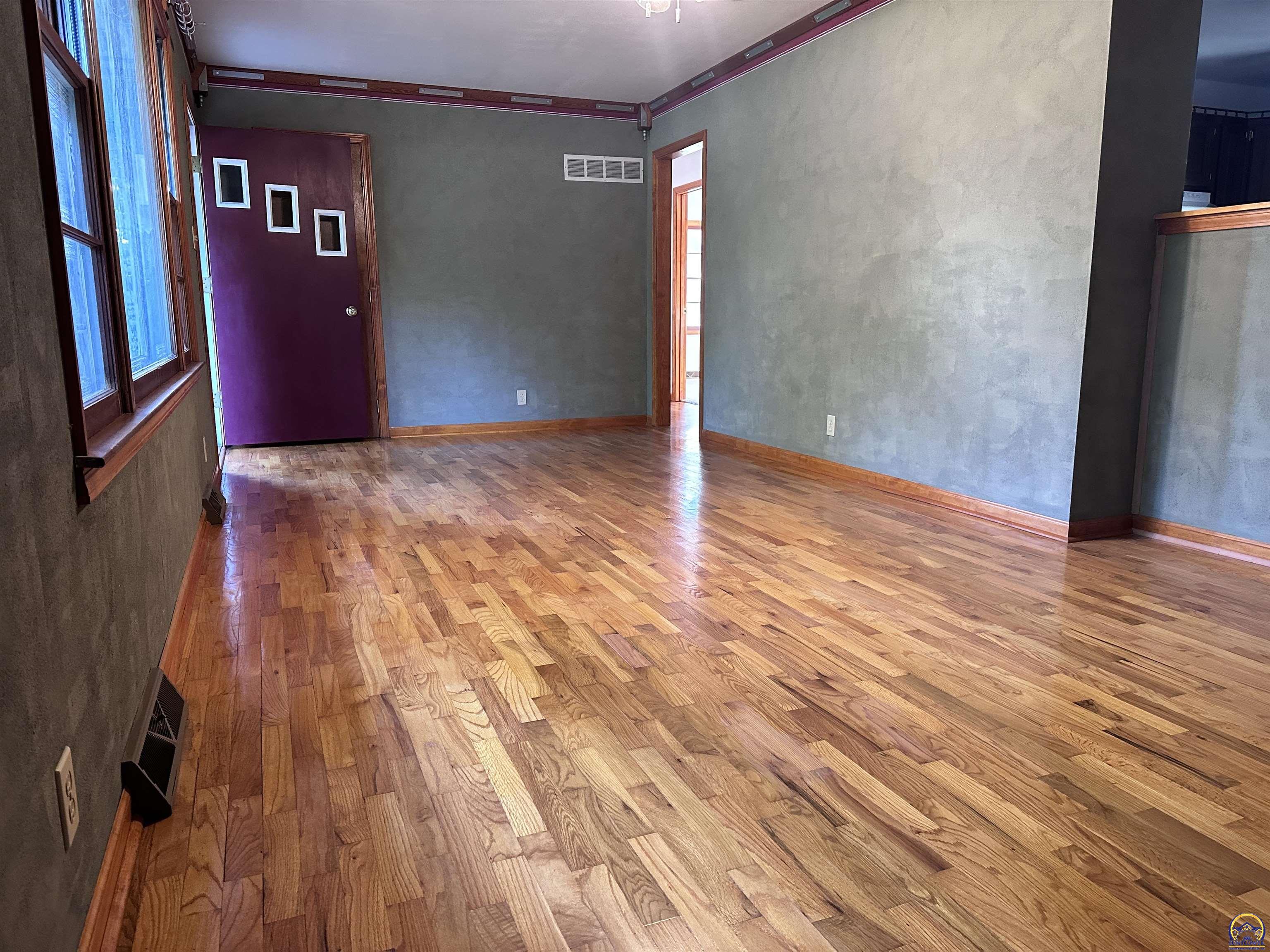 Topeka, Kansas 66618, United States, 2 Bedrooms Bedrooms, ,1 BathroomBathrooms,Residential,Pending,195268