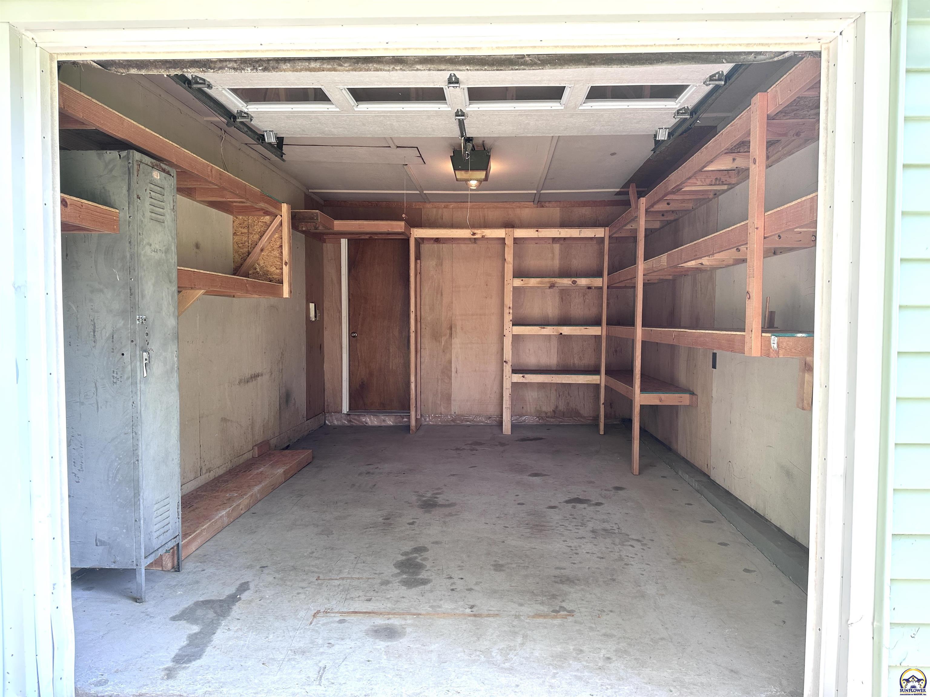 Topeka, Kansas 66618, United States, 2 Bedrooms Bedrooms, ,1 BathroomBathrooms,Residential,Pending,195268