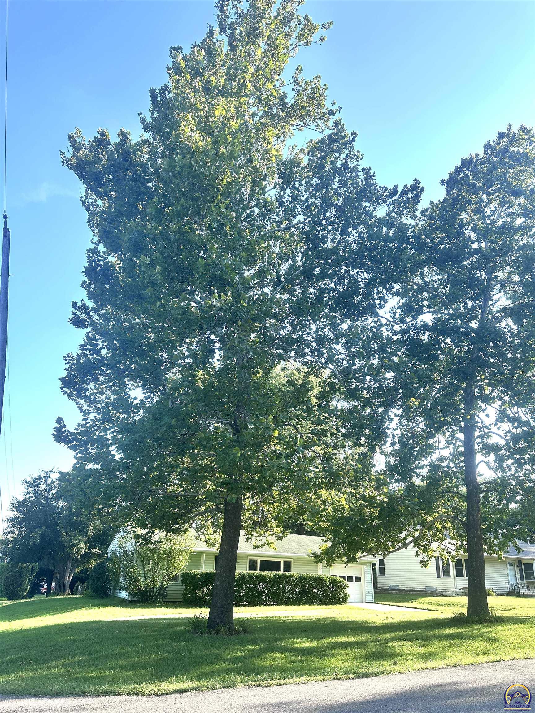 Topeka, Kansas 66618, United States, 2 Bedrooms Bedrooms, ,1 BathroomBathrooms,Residential,Pending,195268