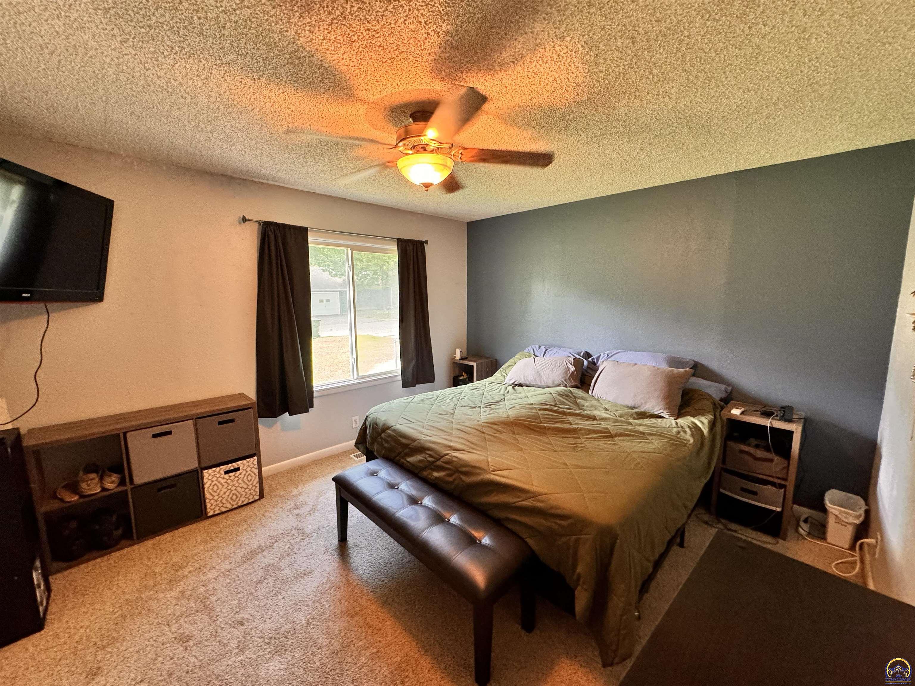 Topeka, Kansas 66604, United States, 2 Bedrooms Bedrooms, ,2 BathroomsBathrooms,Residential,Pending,53564