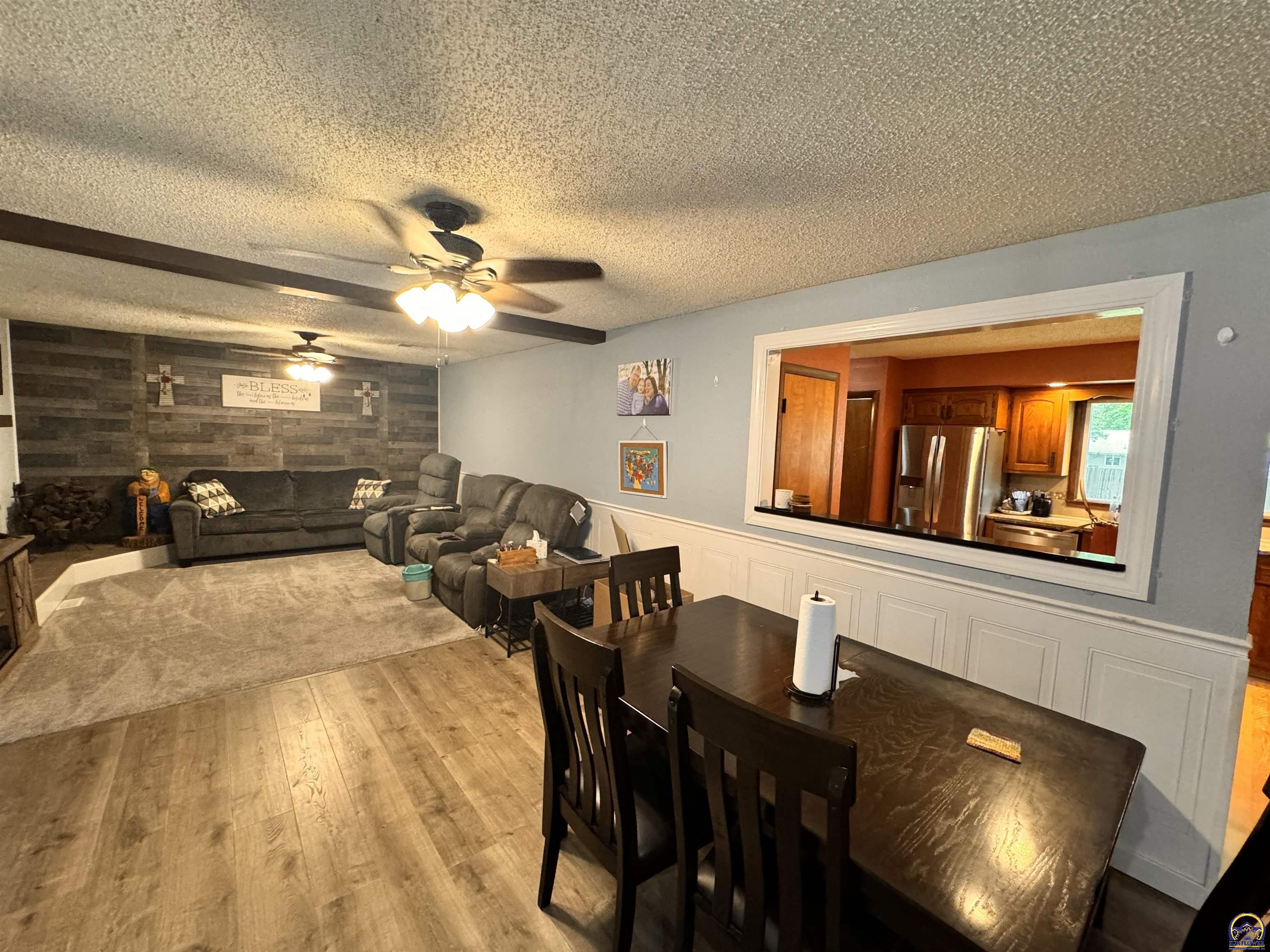 Topeka, Kansas 66604, United States, 2 Bedrooms Bedrooms, ,2 BathroomsBathrooms,Residential,Pending,53564