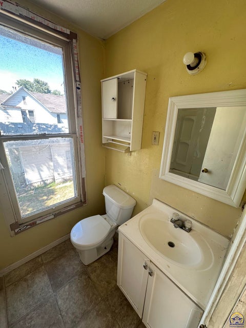 Tiny photo for 421 Congress St, Emporia, KS 66801 (MLS # 246199)